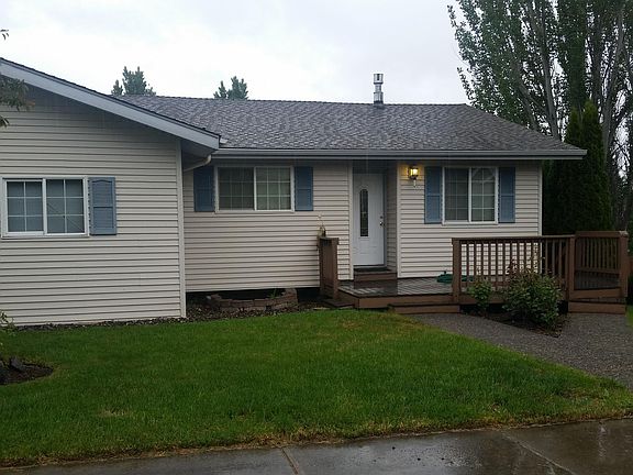 3rd image of 393 NW Dillon St #A