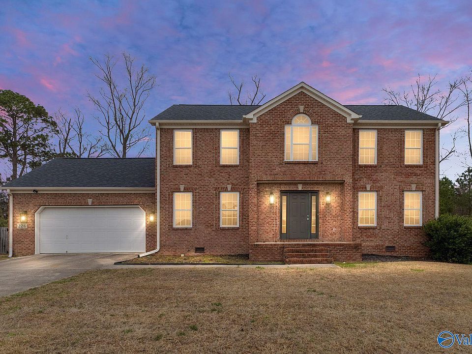 1st image of 226 Chestnut Oak Cir