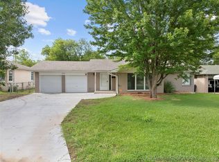 1015 Maxwell St NW, Ardmore, OK 73401