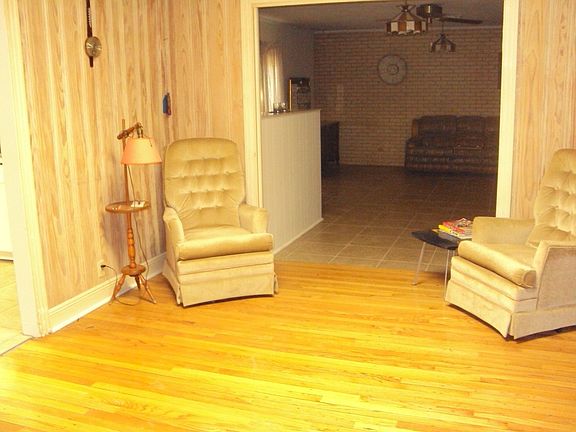 Sitting Area Off Kitchen