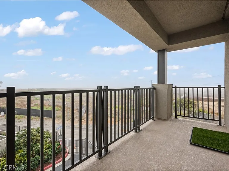 1068 Hampton Dr — Photo 19