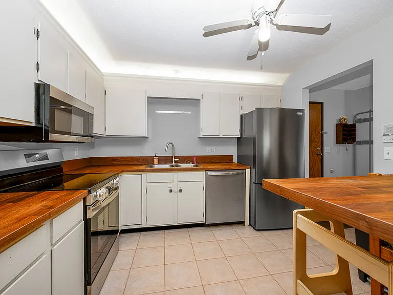 1207 Hewitt Ave #2 — Photo 3