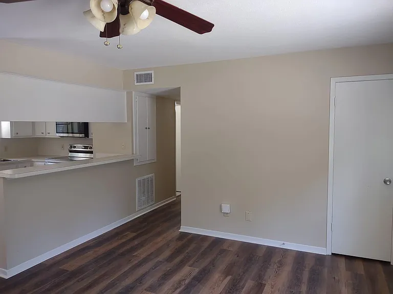 102 Libby Cir — Photo 11