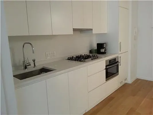 Rented by R New York | media 13