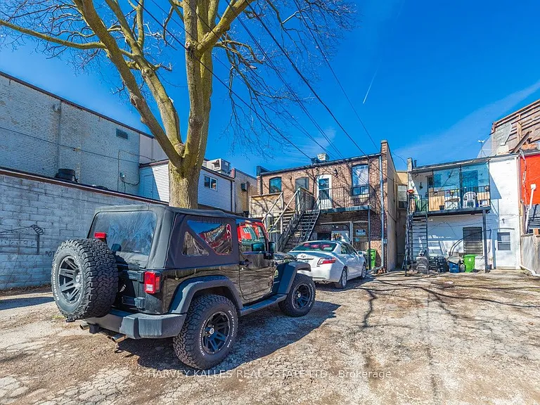 657 Saint Clair Ave W #UPPER — Photo 19
