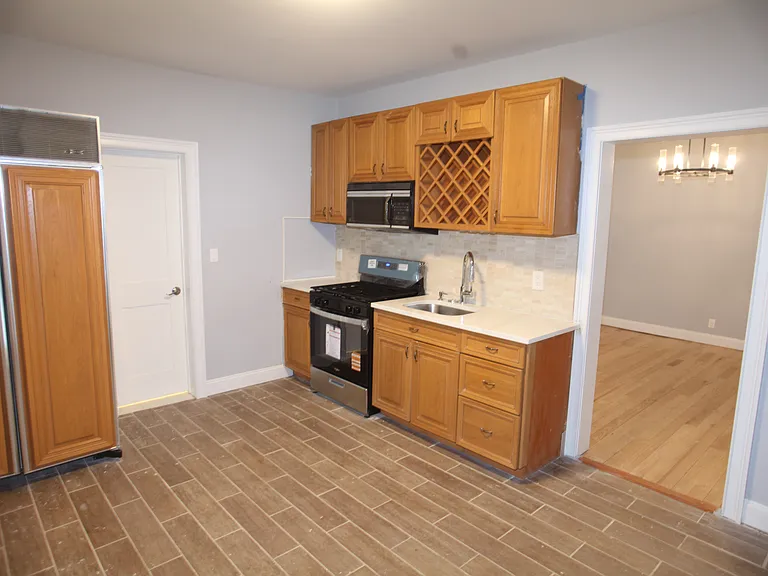 179 Paris Ave #1 — Photo 6