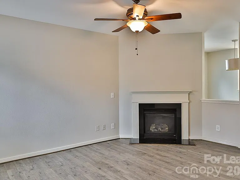 8946 Chalkstone Rd — Photo 13