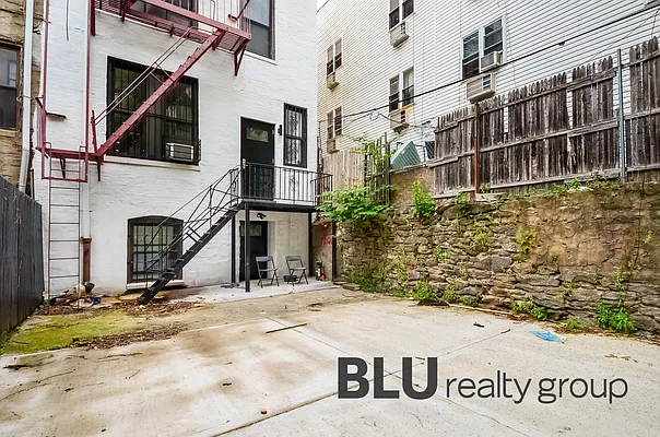 Rented by BLU Real Estate | media 29