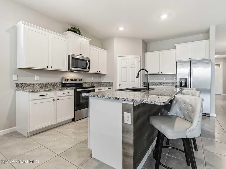 5349 Waterfall Pl — Photo 20