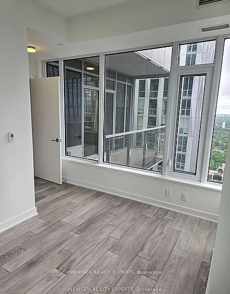 11 Yorkville Ave #4807 — Photo 15