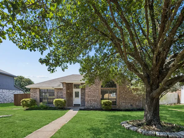 825 Weaver St, Cedar Hill, TX 75104
