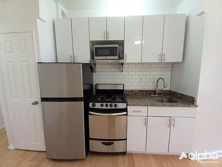 315 E 108th St #4F — Photo 2