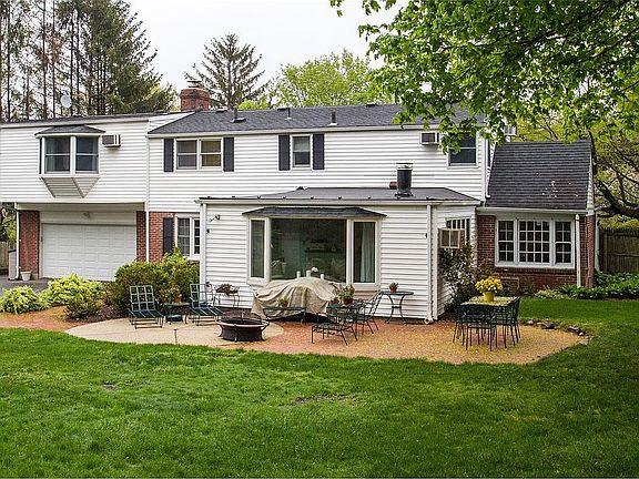 5th image of 19 Blair Dr