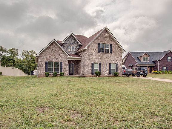 2nd image of 1063 Laramie Ct