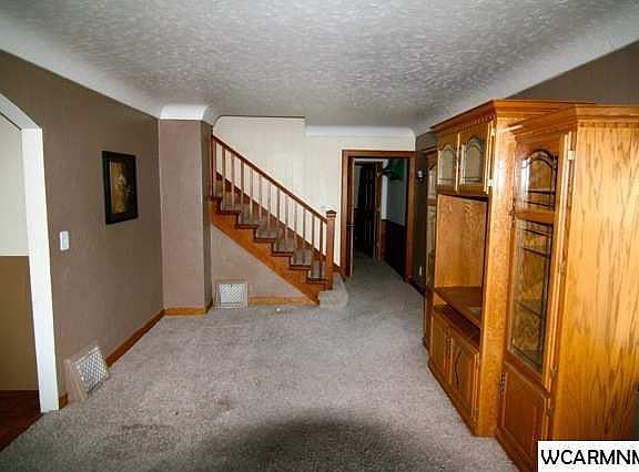 4th image of 705 E Walnut Ave