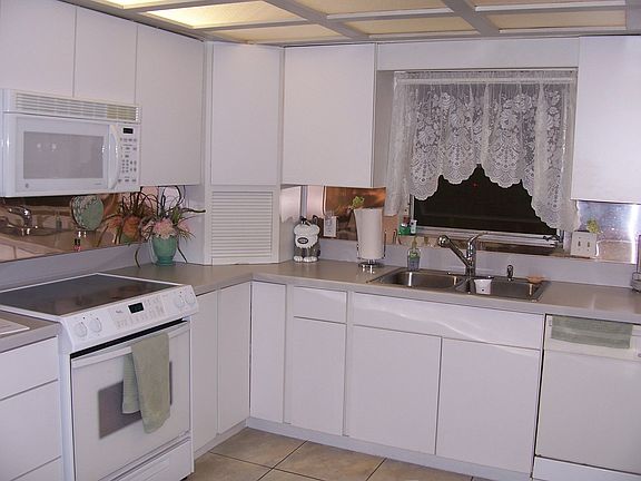 Updated Kitchen Cabinet/Countertops and Appliances