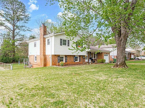3rd image of 4701 Grantland Dr NW