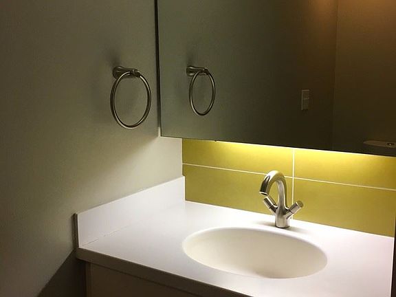 4th image of 15 W 15th St APT C