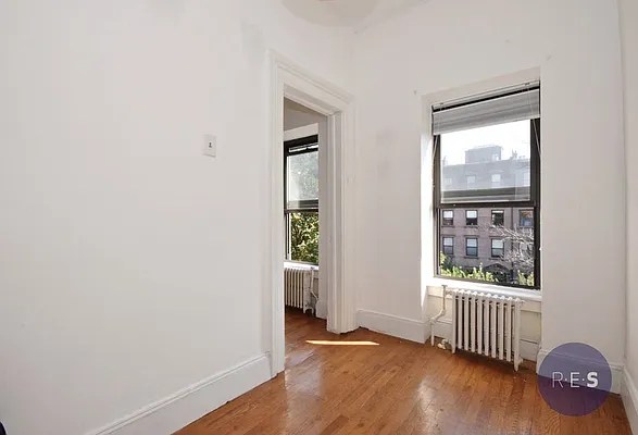 Rented by RES New York | media 4