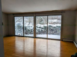 90 Moseley Cir, Fairport, NY 14450