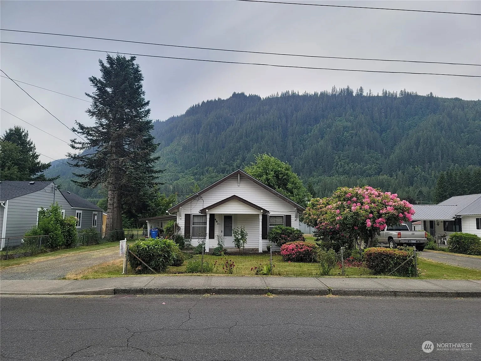 401 Adams Avenue photo 1