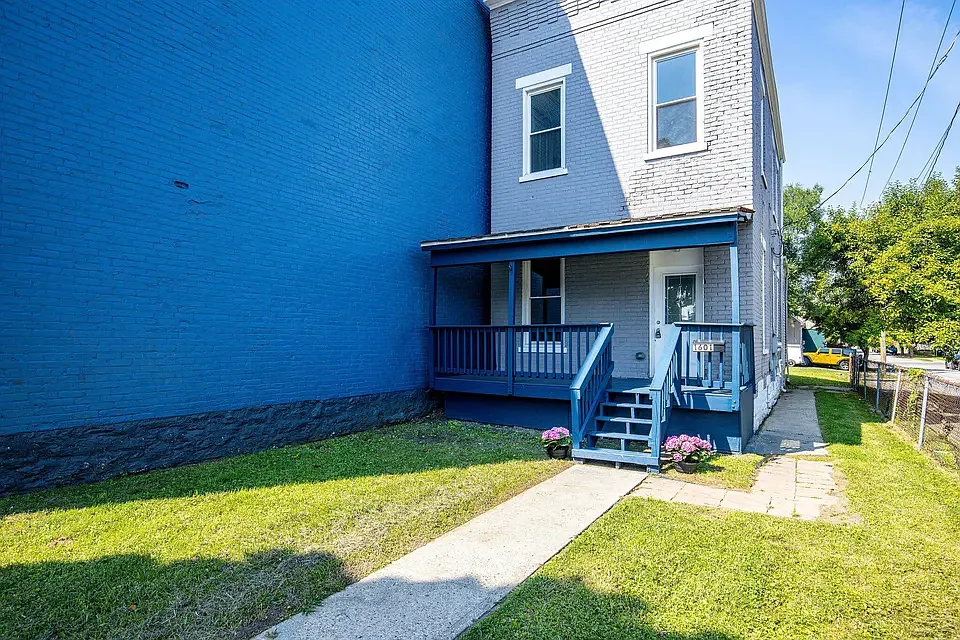 3 bed, 1248 sqft, $1,500 — Photo 1