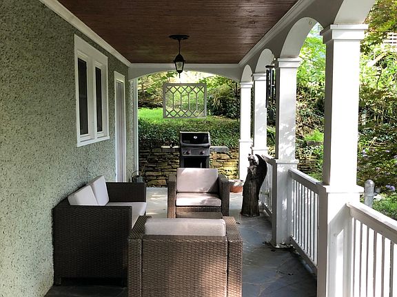 Beautiful covered front porch
