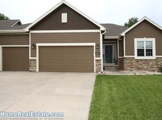 6911 Lacroix Dr, Lincoln, NE 68526