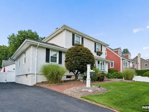 79 Bergen Ave, Waldwick, NJ 07463