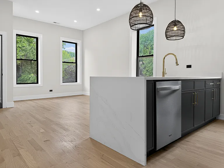 1416 N Maplewood Ave #2 — Photo 1
