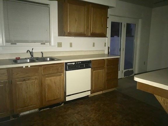 5th image of 405 Deerfield Dr