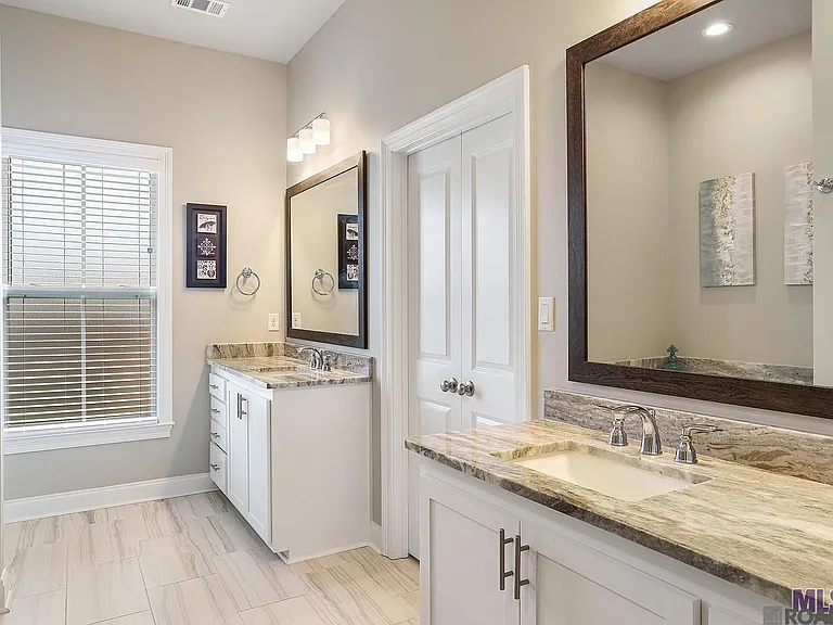 1199 Haymarket St — Photo 10