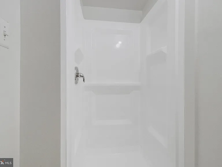 5004 Roanoke Pl — Photo 7