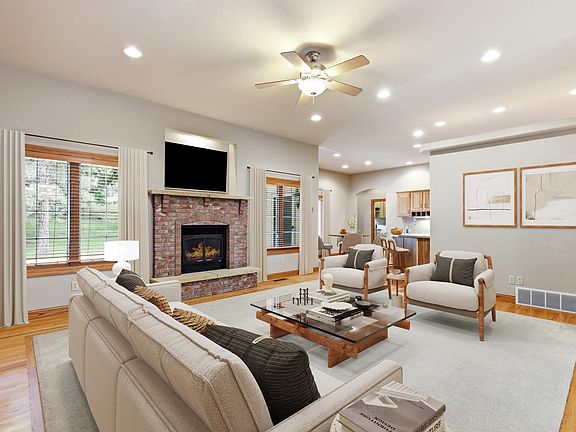 3rd image of 4061 Jolly Ln