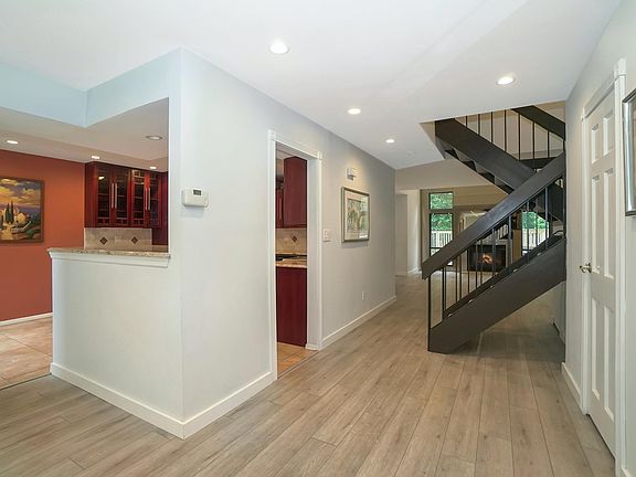 5th image of 83 Estate Dr #83