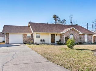 42 Pinewood Dr, Sulphur, LA 70663