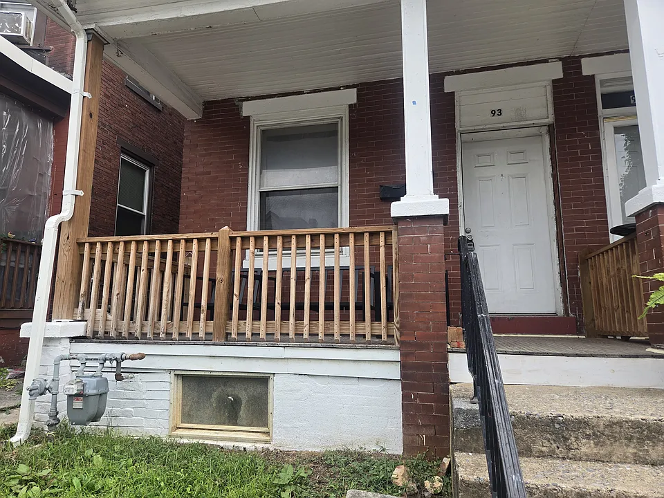 93 N 18th St