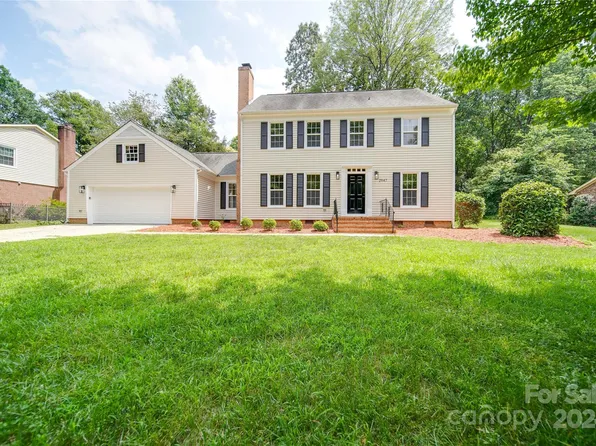 2947 Heathgate Rd, Charlotte, NC 28226