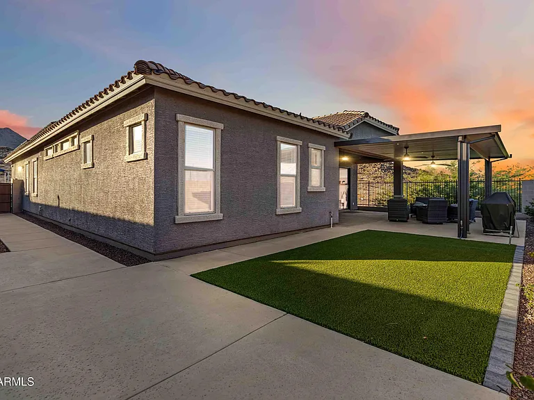 21261 W Virginia Ave — Photo 38