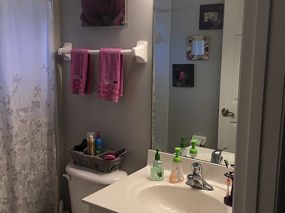 3rd image of 5130 Pineland Ave