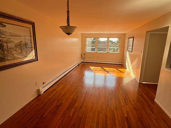 2nd image of 601 E 88th St