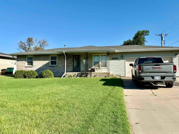 363 W 13th St, Russell, KS 67665