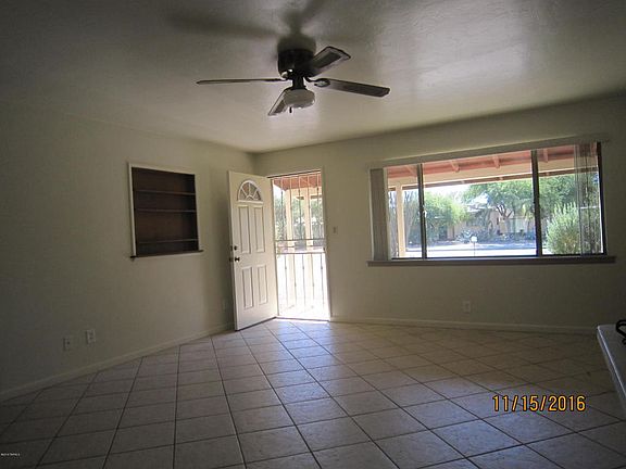 2nd image of 2833 E Blacklidge Dr