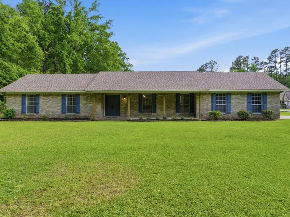 300 Ark Ln, Petal, MS 39465
