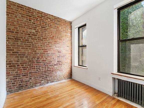 4th image of 326 E 11th St APT 5
