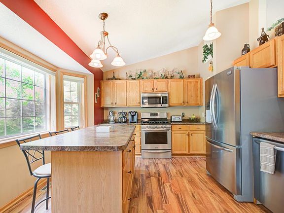 5th image of 19461 Elmwood Cir