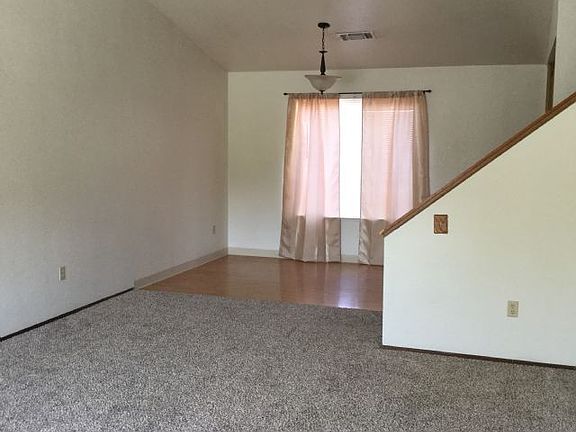 4th image of 1499 Elderwood Ave