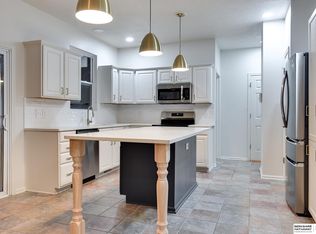 8914 S 167th St, Omaha, NE 68136