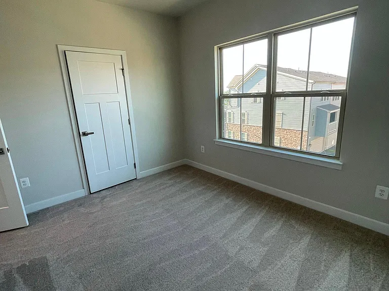 8666 Shady Pines Dr — Photo 40