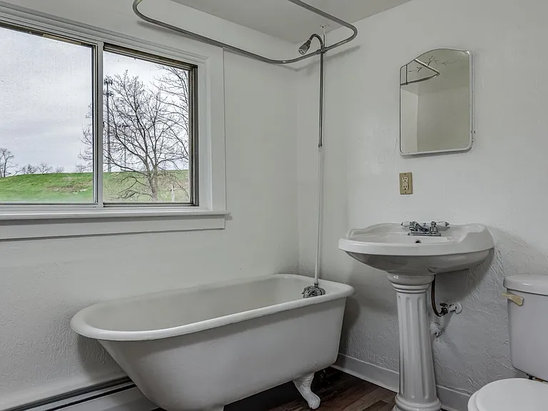 11 Webster St #11 — Photo 16